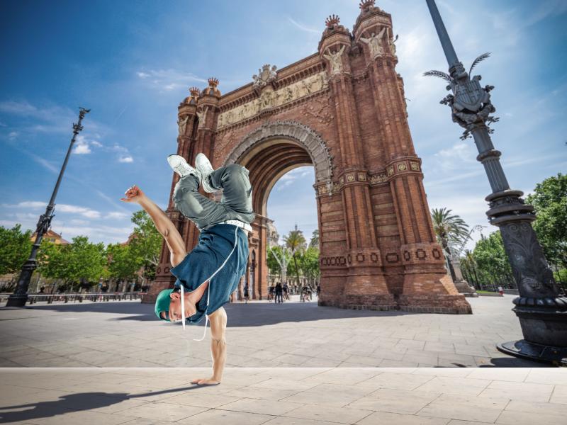 Break dancer Arc de Triomf